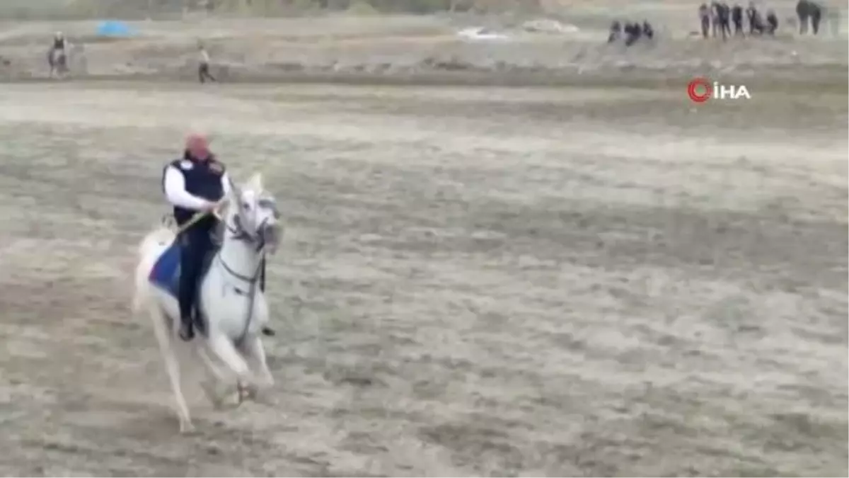 Aşkale'de Düzenlenen Cirit Müsabakası Heyecan Verdi