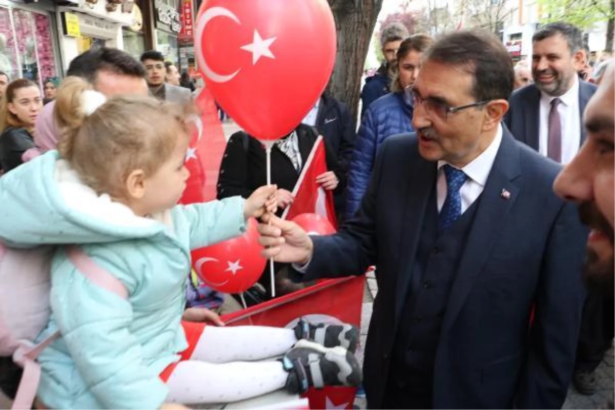 Bakan Dönmez Eskişehir\'de Partililerle Bayramlaştı
