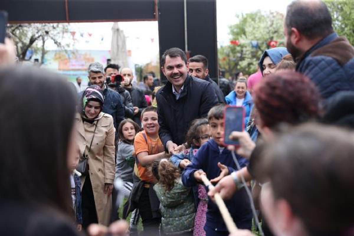 Çevre Şehircilik ve İklim Değişikliği Bakanı Murat Kurum, 23 Nisan Şenliklerine Katıldı