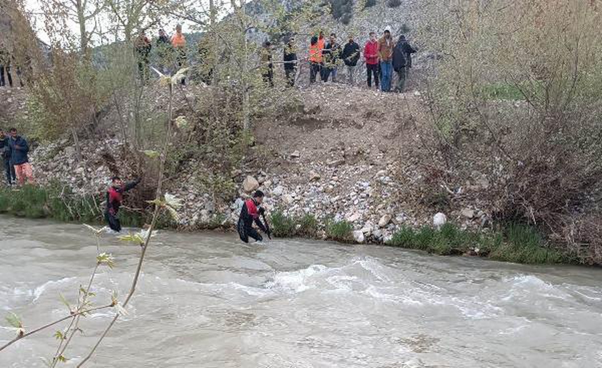 Malatya\'da 8 yaşındaki çocuk çaya düşerek hayatını kaybetti
