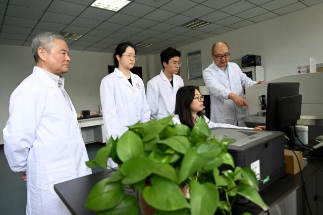 Çin'in Bilim Adasındaki Araştırmacılar Uzay Endüstrisinin Kalkınması İçin Çalışmalarını Sürdürüyor