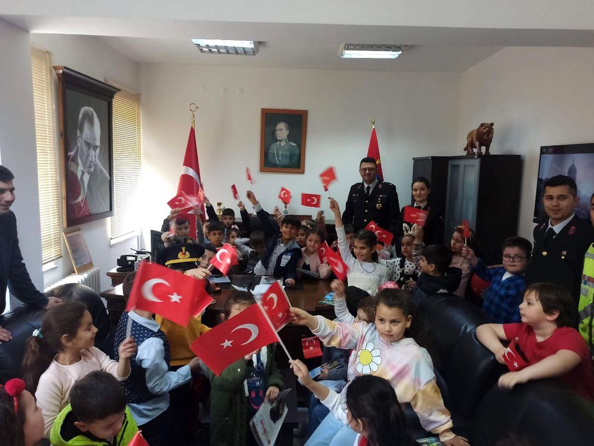 Bozkurt İlçe Jandarma Komutanlığı Çocukları Ağırladı