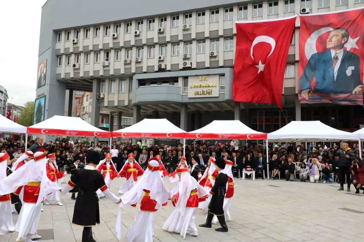 Zonguldak\'ta 23 Nisan coşkusu: Minik vali okulunun hızlıca tamamlanmasını istedi