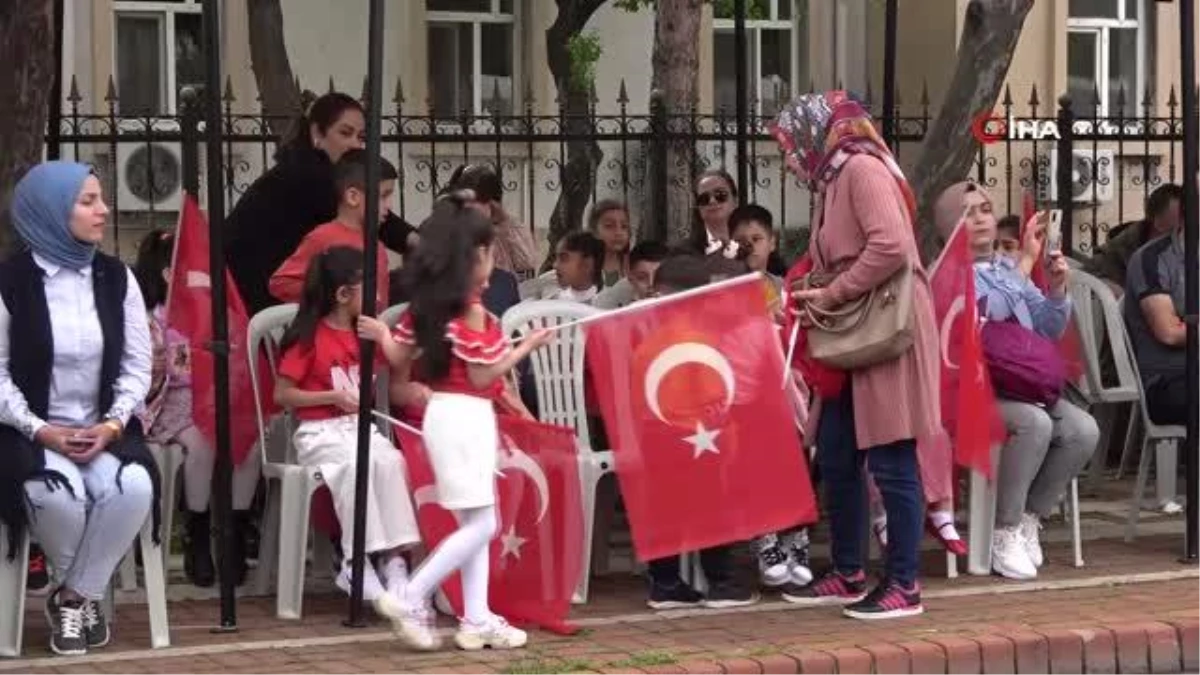 Diyarbakır\'da çocuklar iki bayramı kutladı