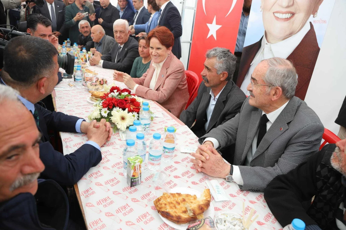 Eskişehir Büyükşehir Belediye Başkanı Büyükerşen, Bayramı Malatya\'da Depremzedelerle Karşıladı