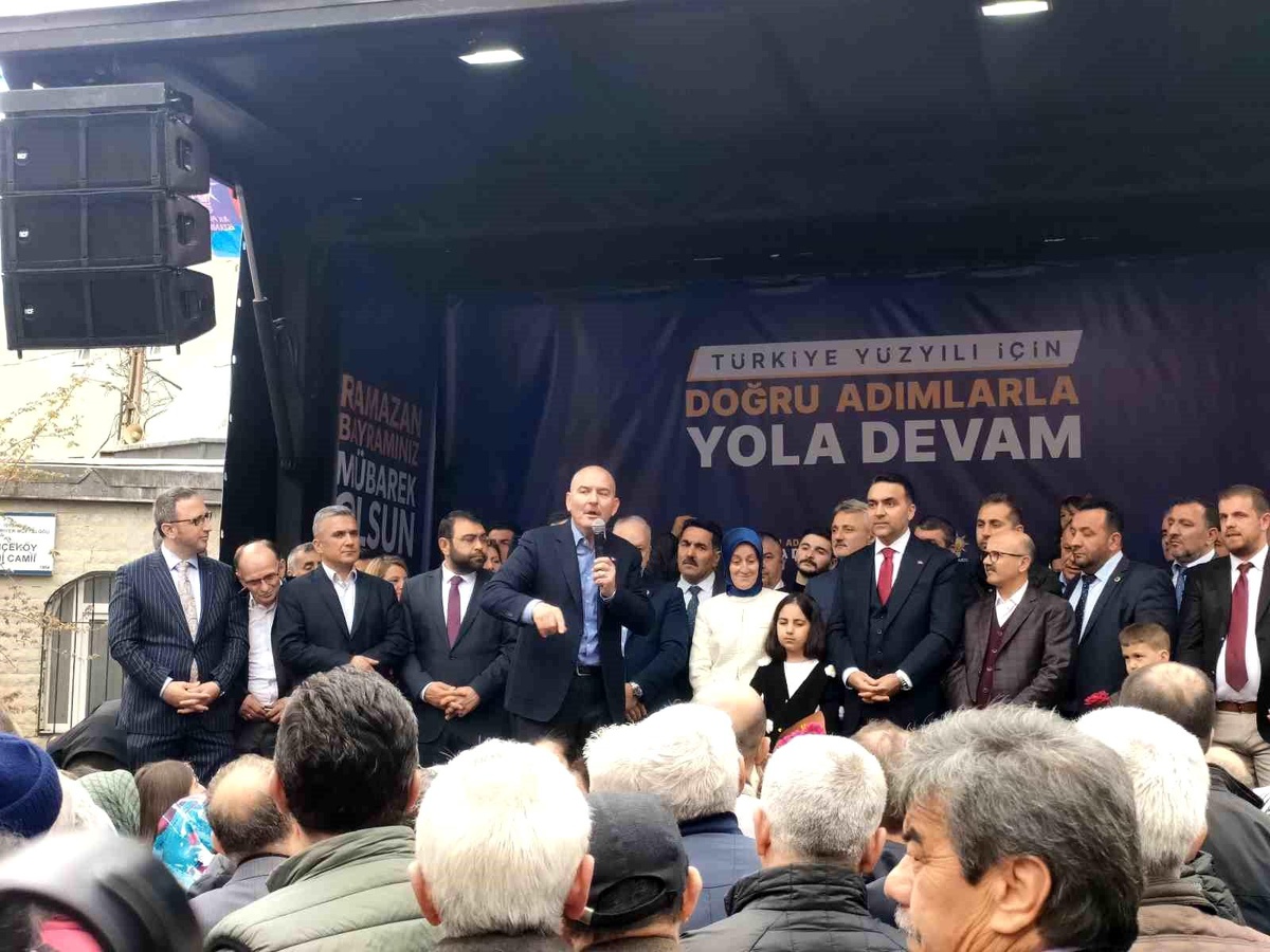 İçişleri Bakanı Soylu Bahçeköylü Vatandaşlarla Bayramlaştı