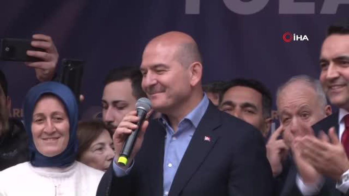 İçişleri Bakanı Soylu Bahçeköylü vatandaşlarla bayramlaştı