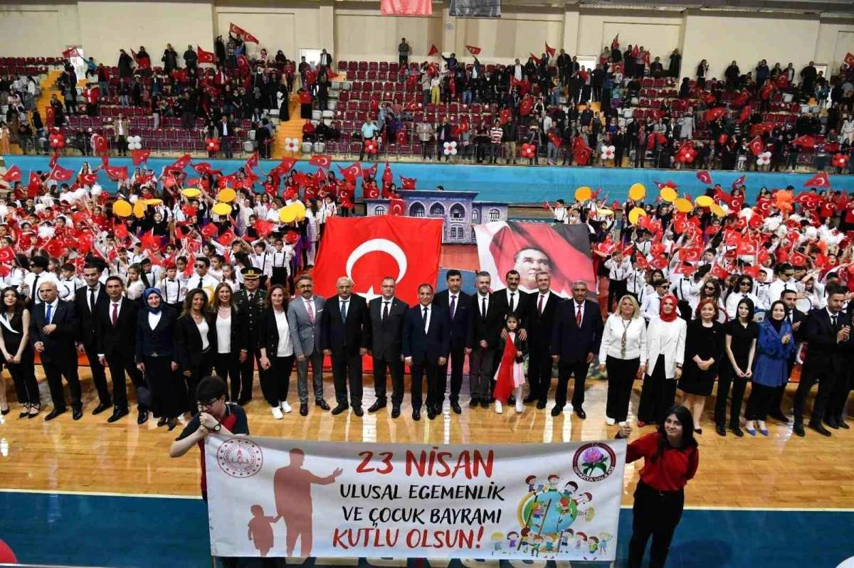 Isparta\'da 23 Nisan Ulusal Egemenlik ve Çocuk Bayramı Kutlamaları