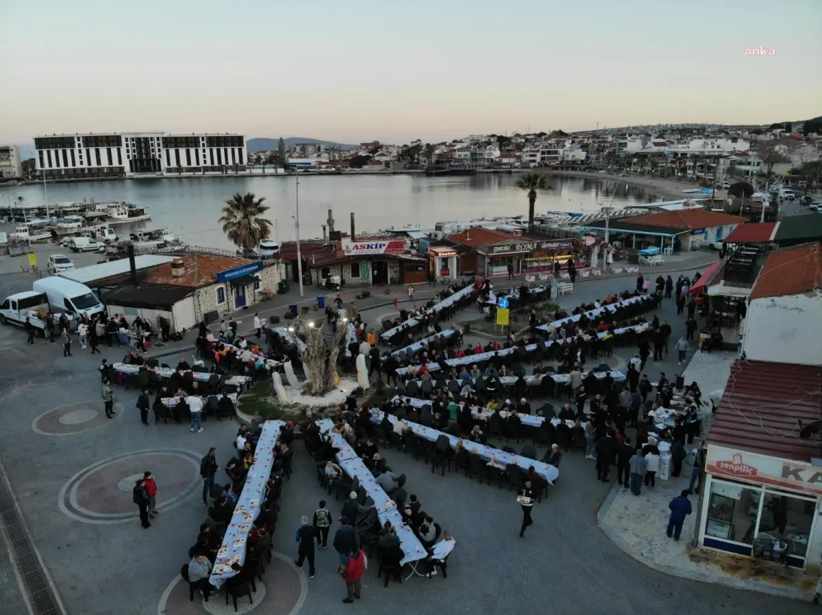 Karaburunlular, Ramazan Ayı Boyunca Belediyenin Kurduğu Yarımada Sofrasında Buluştu