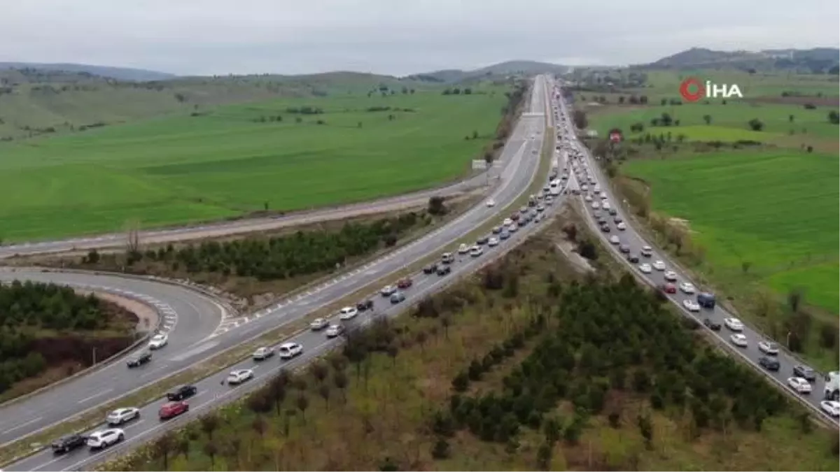 Karadeniz Bağlantı Yolundaki Araç Kuyruğu Görüntülendi