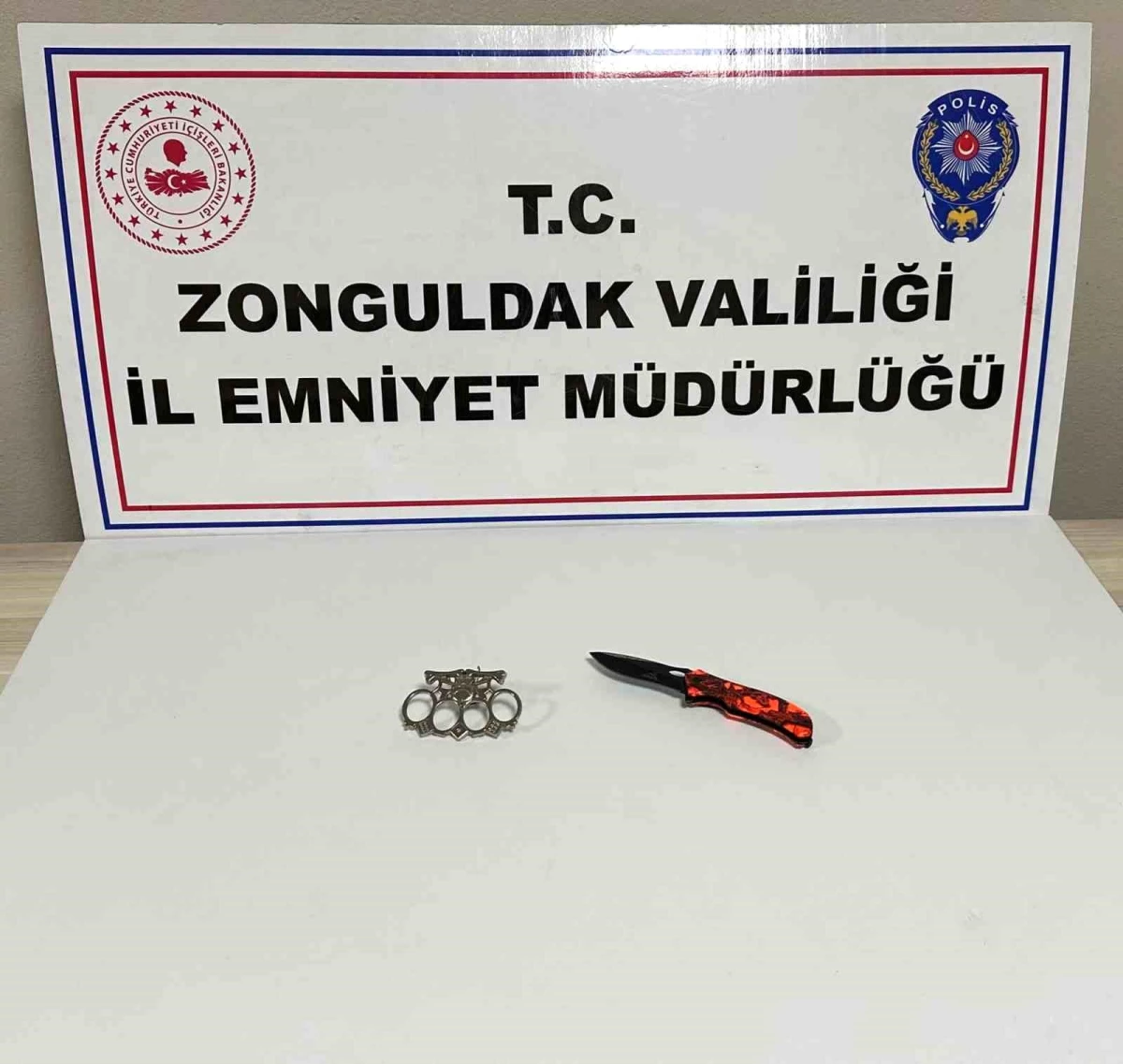 Zonguldak\'ta Bayram Tedbirleri Kapsamında Yapılan Uygulamalarda Şüpheli Şahıslar Yakalandı