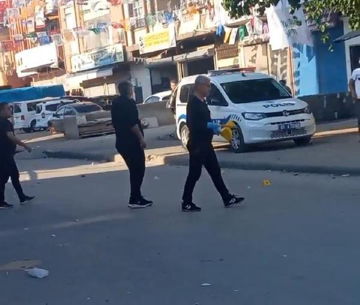 Adana\'da silahlı çatışmada 1.5 yaşındaki çocuk hayatını kaybetti