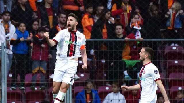 Son Dakika: Lider Galatasaray, Fatih Karagümrük'le 3-3 berabere kaldı