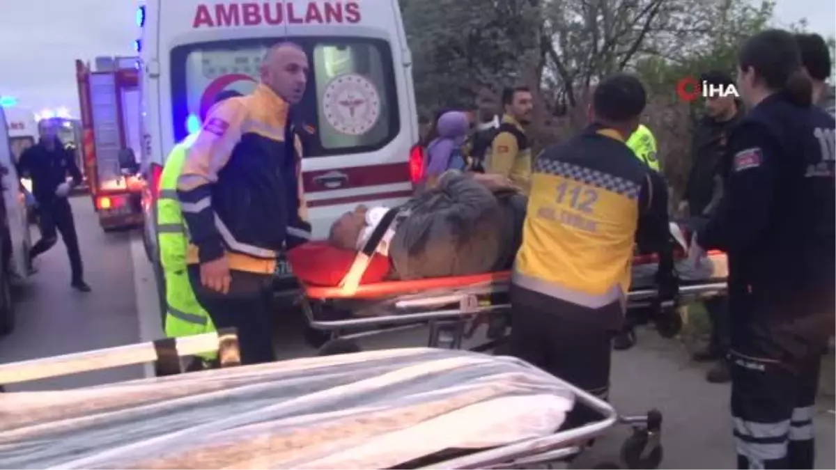 TEM\'de servis minibüsü şarampole yuvarlandı: Çok sayıda yaralı var