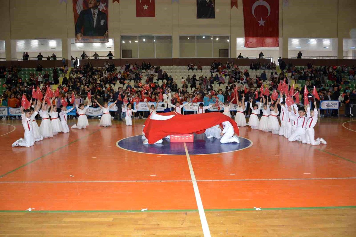 Ünye\'de 23 Nisan coşkusu