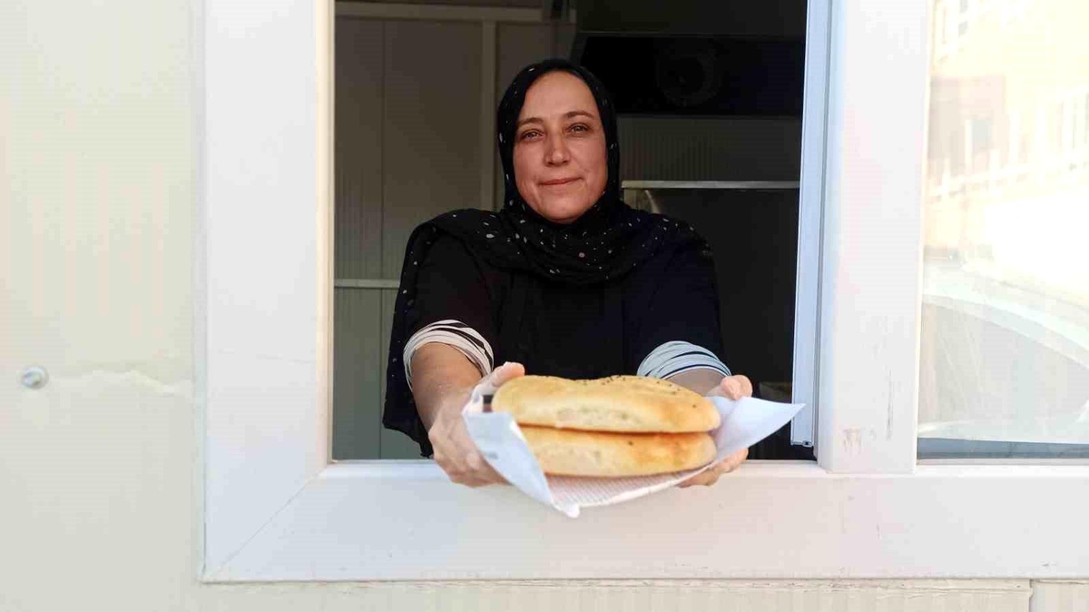 170 yıllık \'Çardak ekmeği\' artık konteyner fırında üretiliyor