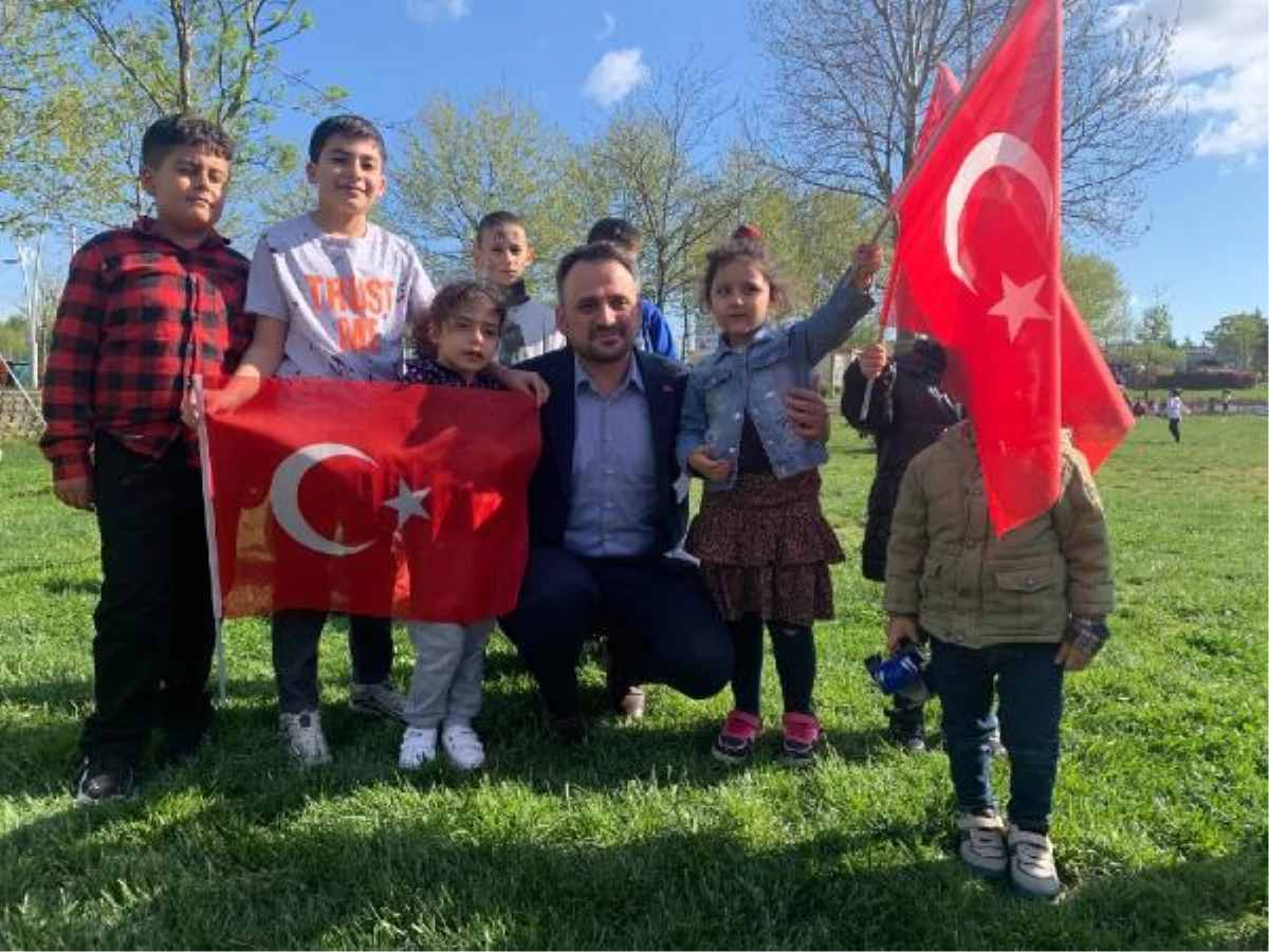 AK Parti İstanbul 2. Bölge Milletvekili Adayı Enes Eminoğlu, 23 Nisan\'da çocuklarla buluştu