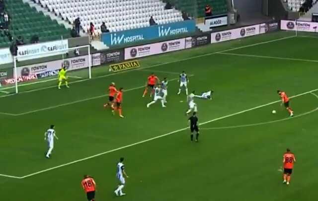 Akıl dolu! Başakşehir'in yıldızı Januzaj'dan izleyenleri mest eden gol