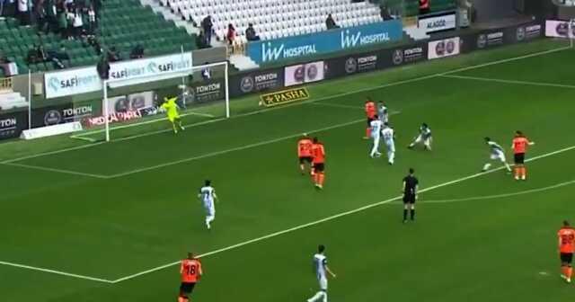 Akıl dolu! Başakşehir'in yıldızı Januzaj'dan izleyenleri mest eden gol