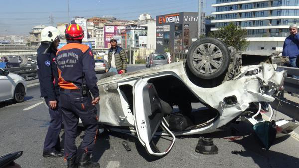 Avcılar\'da Otomobil Takla Attı: 1 Yaralı