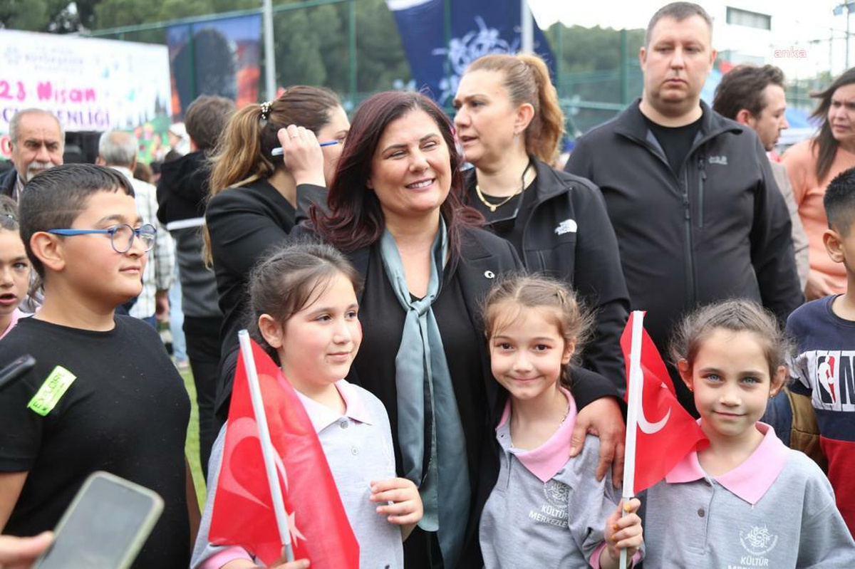 Aydın Büyükşehir Belediye Başkanı Özlem Çerçioğlu, Aydın Tekstil Park\'ta Çocuklarla ve Aileleriyle Buluştu