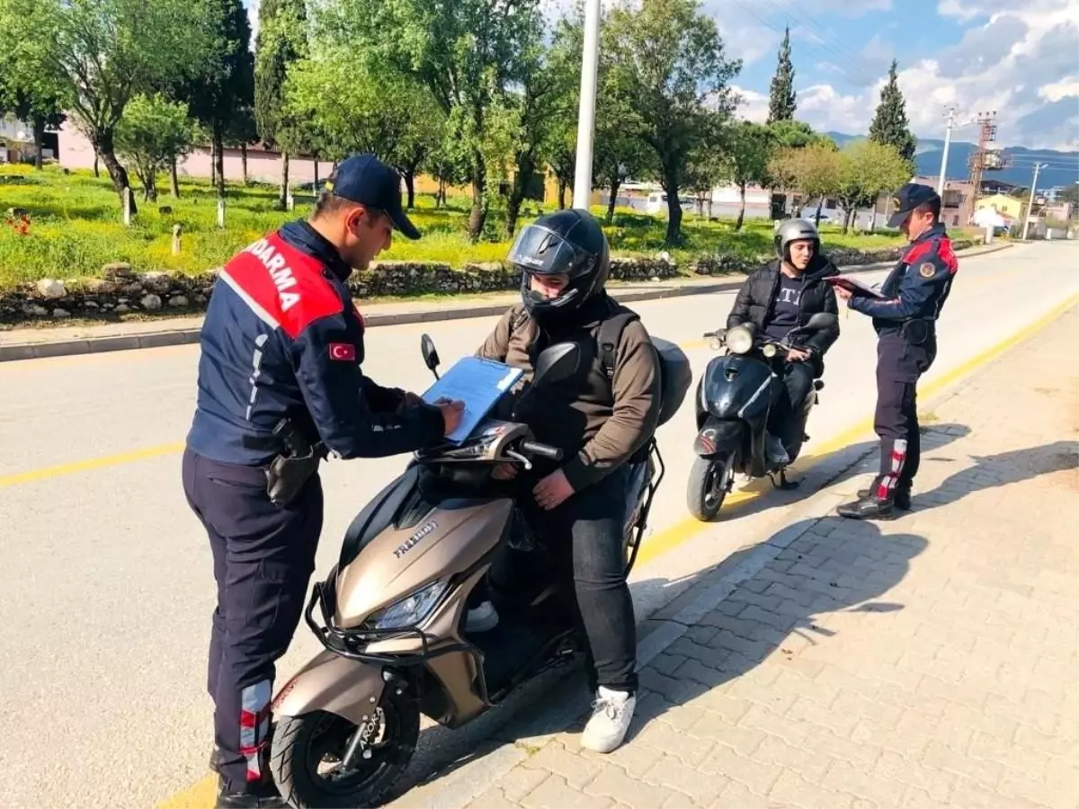 Aydında jandarma motosiklet sürücülerini bilgilendirdi