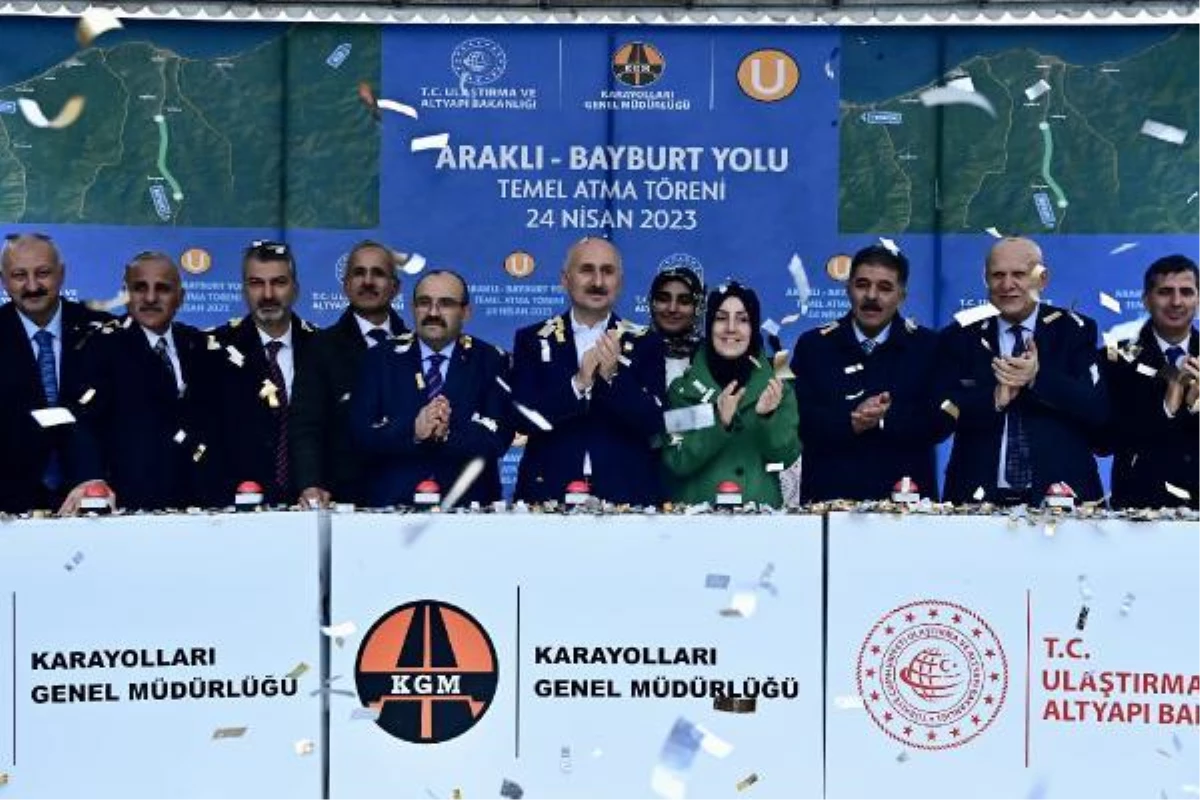 Bakan Karaismailoğlu: Uyanık olmalıyız, önemli bir seçime gidiyoruz (3)