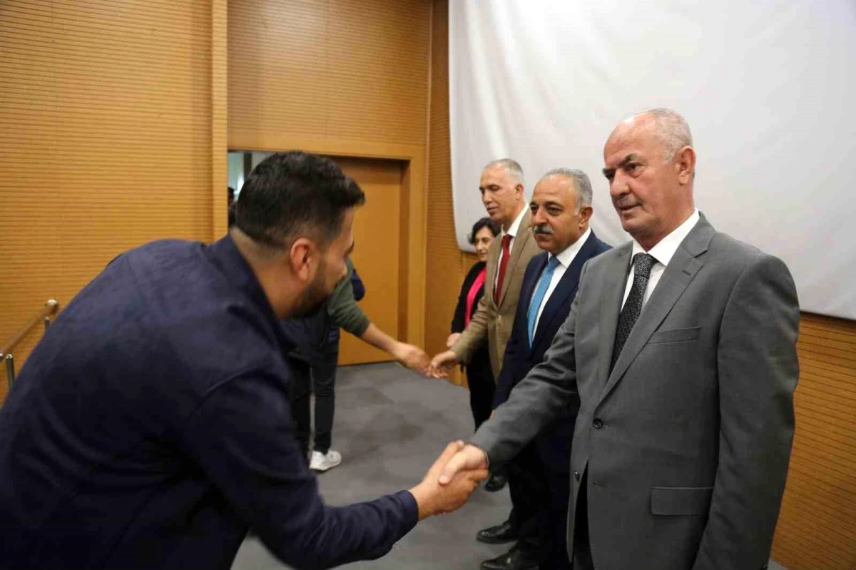 Van Tuşba Belediye Başkanı Salih Akman Bayramlaştı