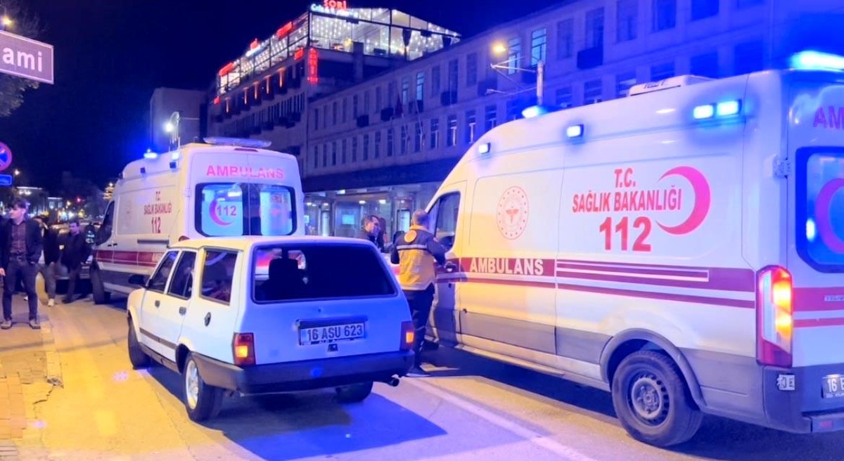 Bursa\'da Otomobil Çarptı: Yaralıların Sağlık Durumu İyi
