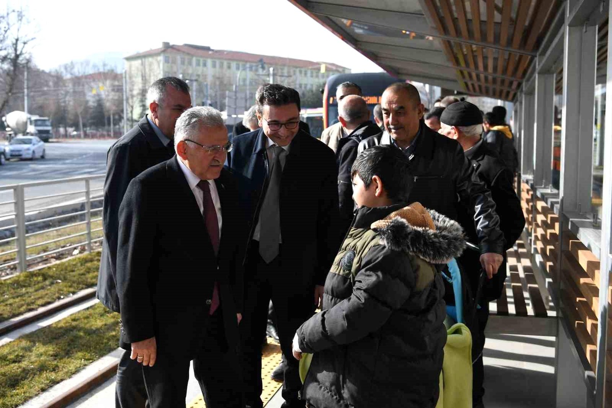 Kayseri\'de Ramazan Bayramı\'nda 236 bin kişi ücretsiz tramvayla ulaştı