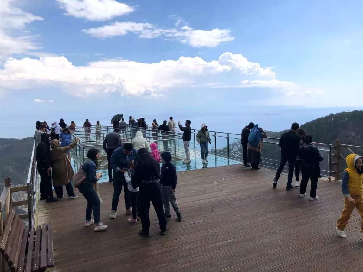 Cam Seyir Terası\'na yoğun ilgi