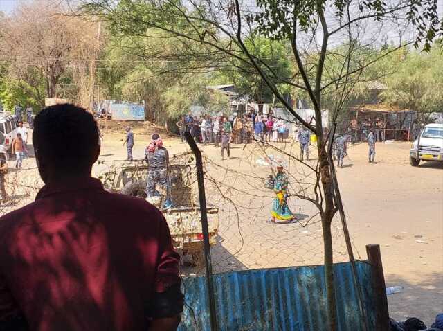 Çatışmaların sürdüğü Sudan'da can kaybı 427'ye yükseldi! Kıtlık da halkı zorluyor Çatışmaların sürdüğü Sudan'da can kaybı 427'ye yükseldi! Kıtlık da halkı zorluyor