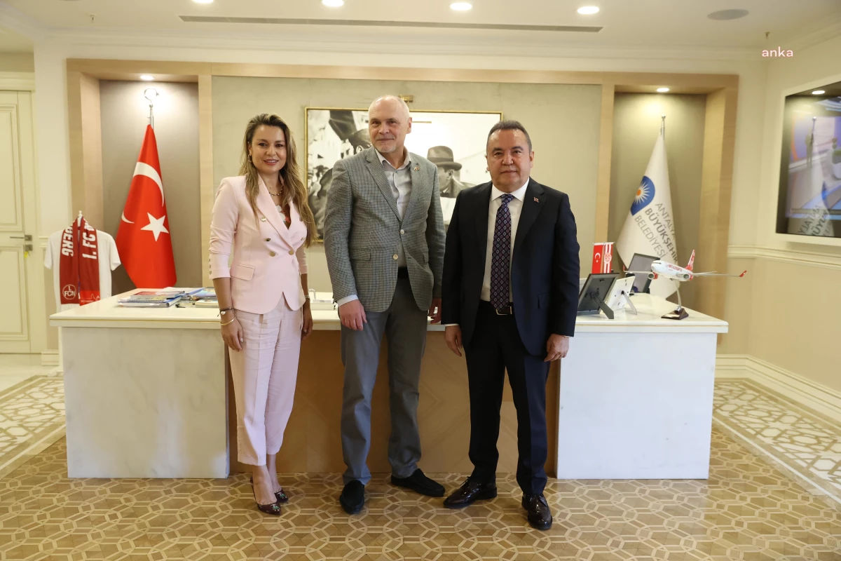 Çek Cumhuriyeti Ankara Büyükelçisi Vacek, Muhittin Böcek\'i Ziyaret Etti