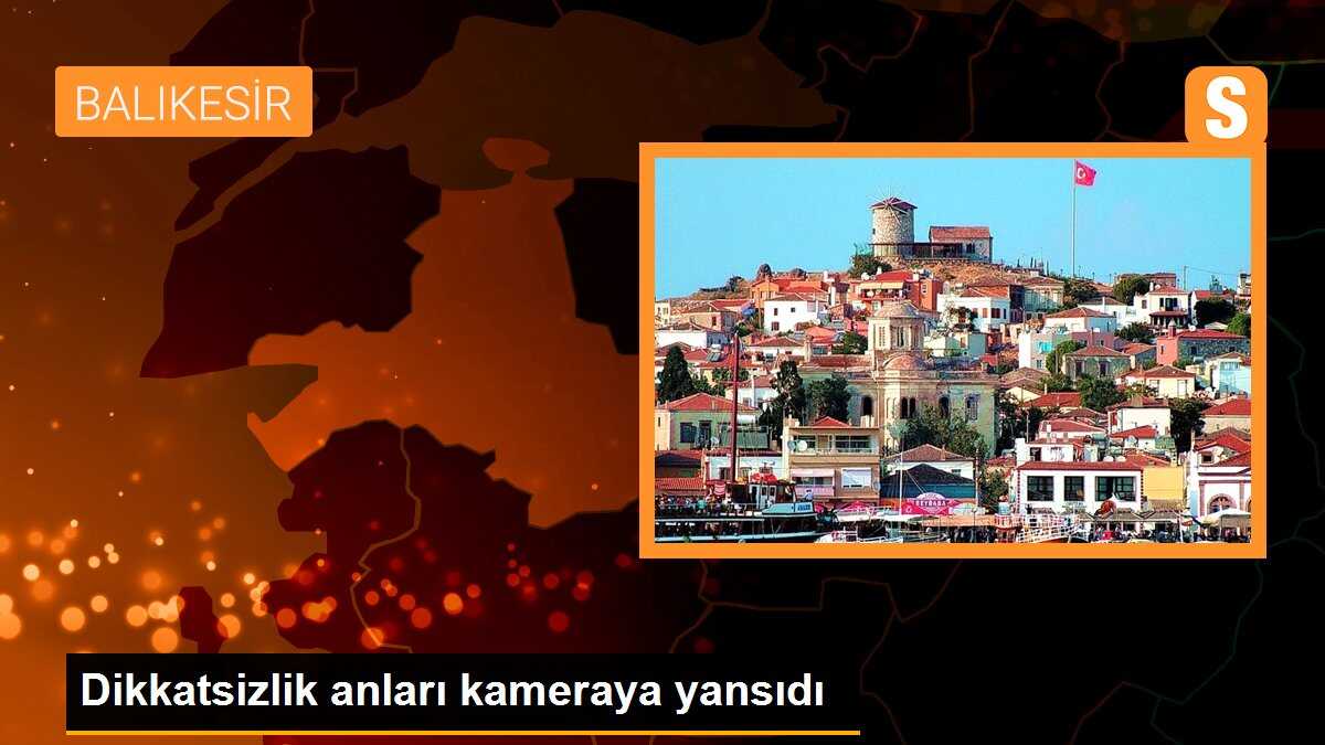 Balıkesir\'de Boş Kavşakta Çarpışma