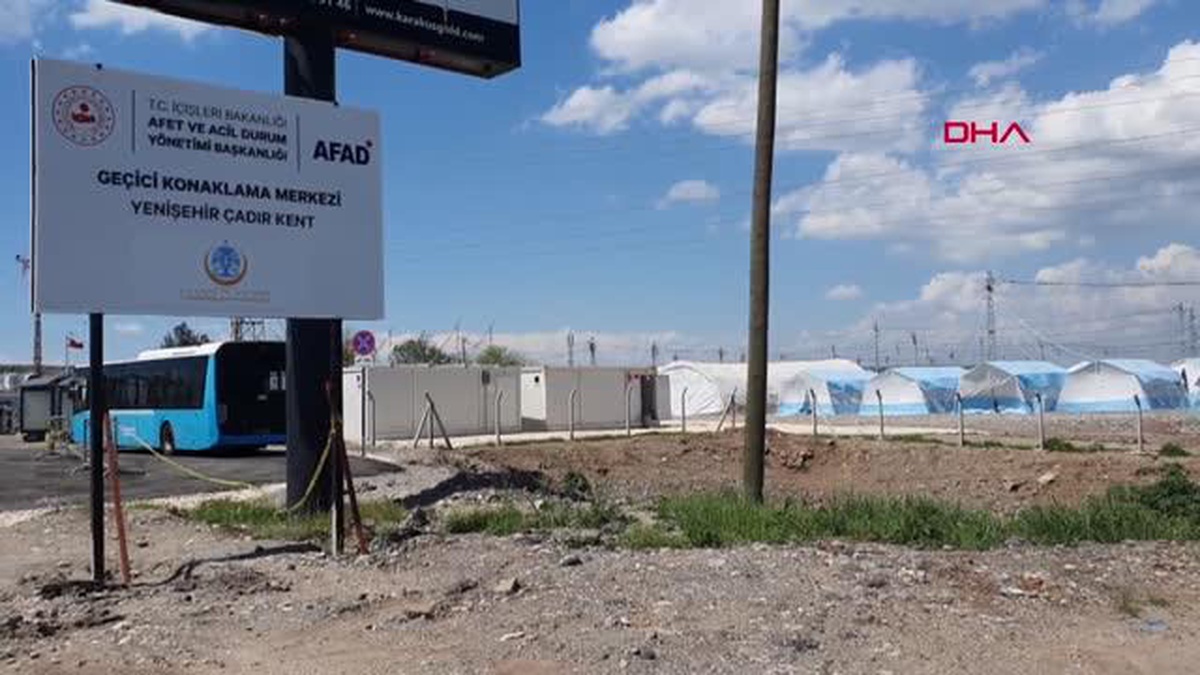 Diyarbakır\'daki Depremzedeler İçin Kurulan Çadır Kentteki 942 Çadır AFAD\'a Kaldırıldı
