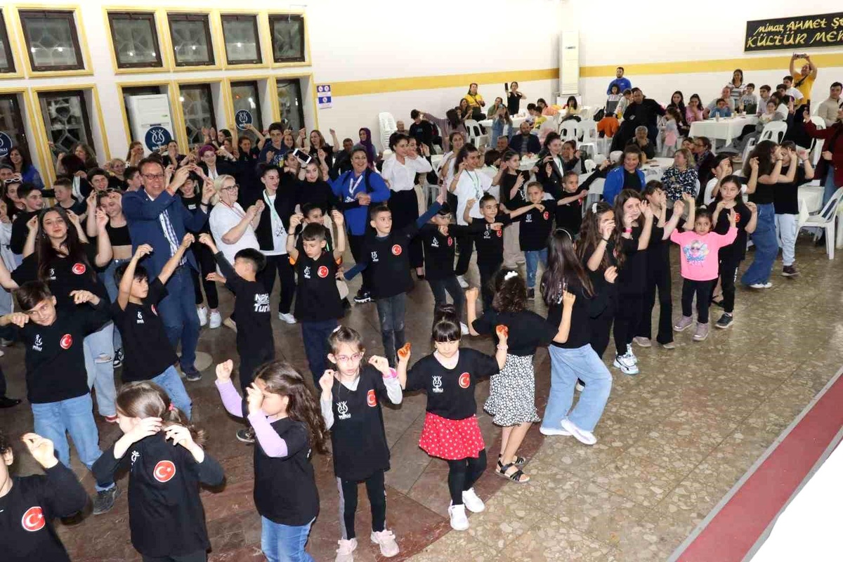 Dünya çocukları bu kez depremzedeler için buluştu