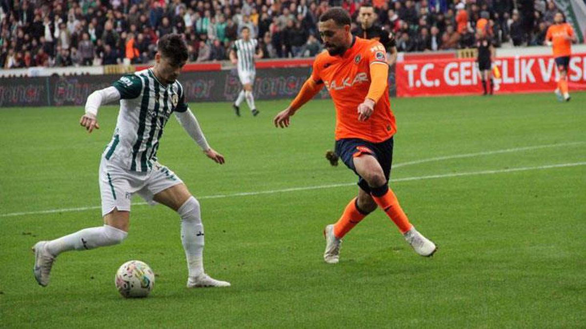 Düşme hattı alev alev! Galibiyeti unutan Başakşehir'den Giresun'da gol şov