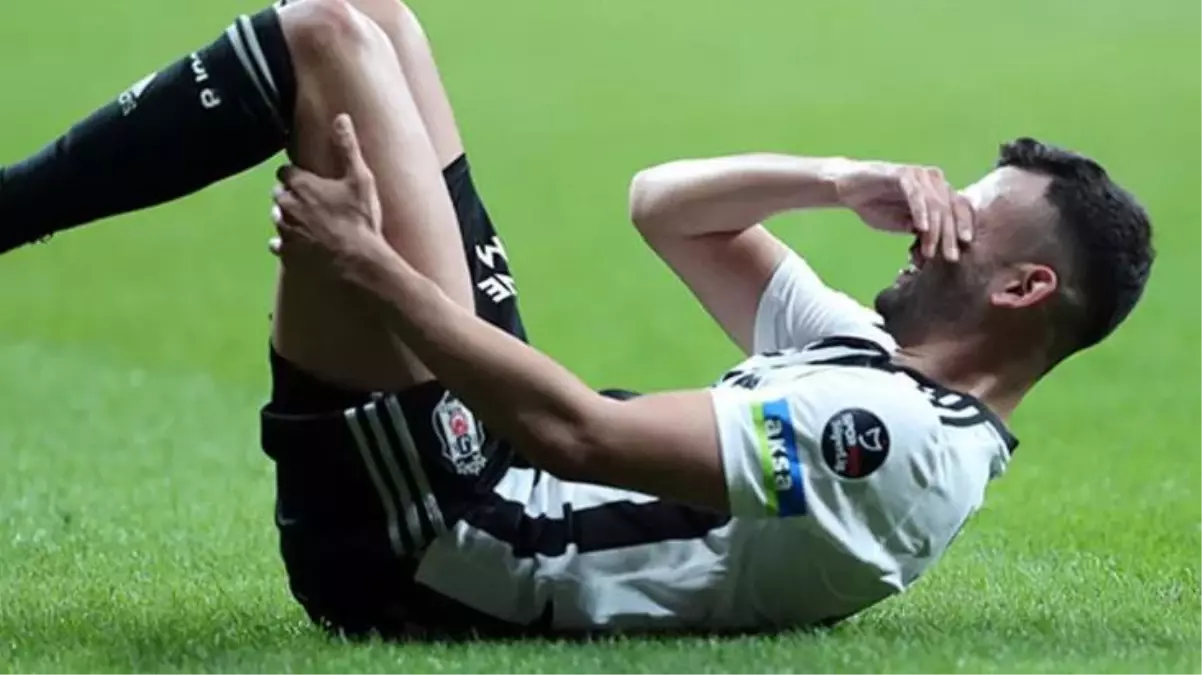 Galatasaray derbisinde Beşiktaş\'a Ghezzal şoku! Vaziyeti bir hayli kötü çıktı