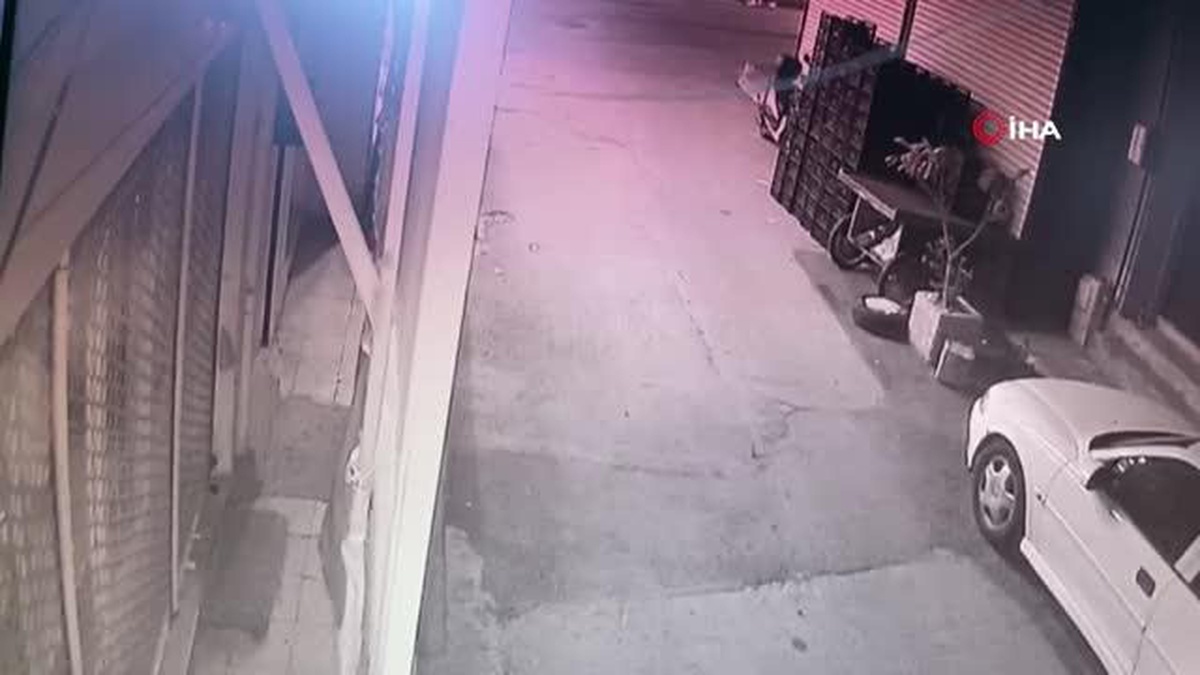 İzmir\'de 1 Kişinin Öldüğü Kahvehane Baskınının Yeni Görüntüsü Ortaya Çıktı, 8 Gözaltı