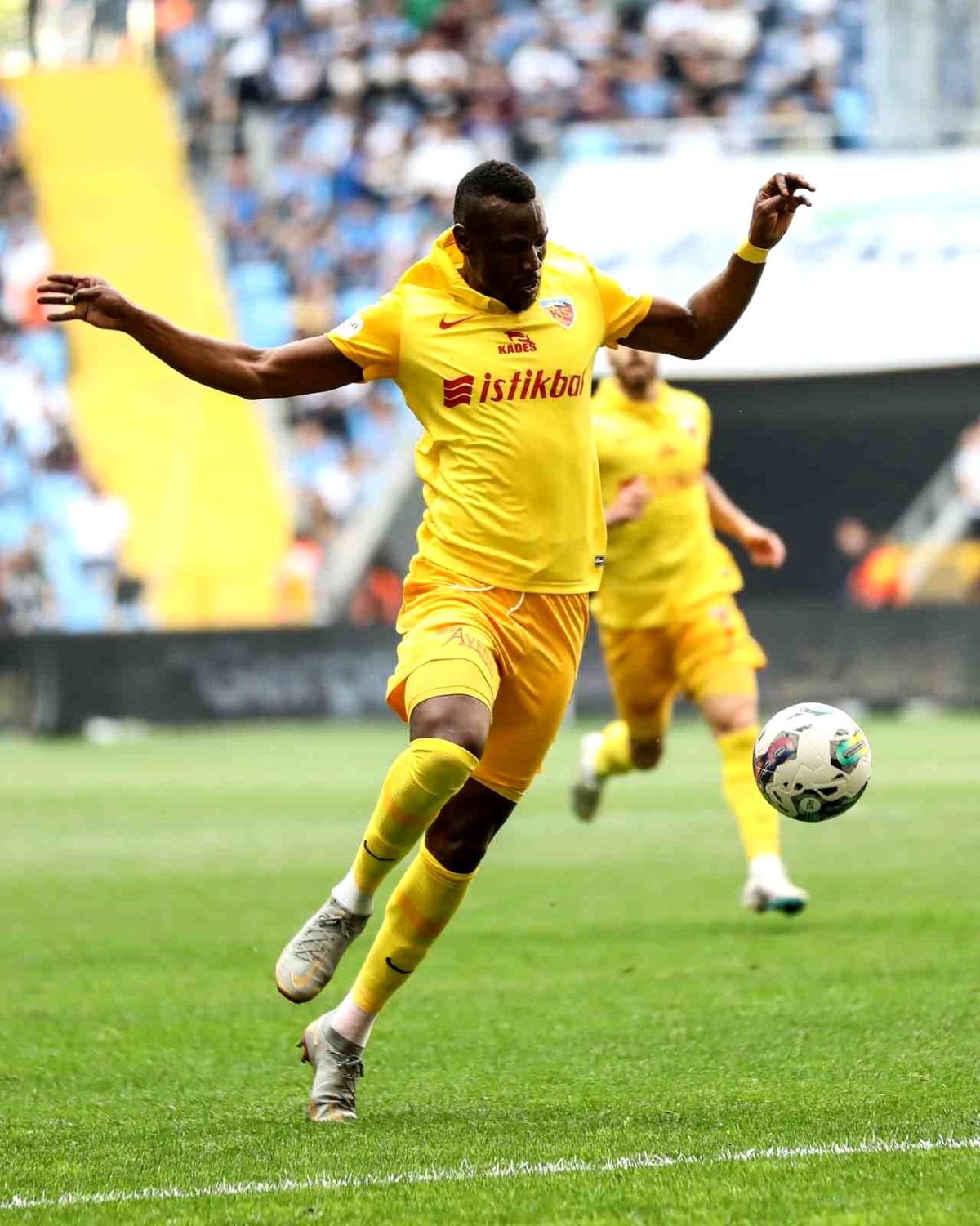 Mame Baba Thiam hat-trick yaptı