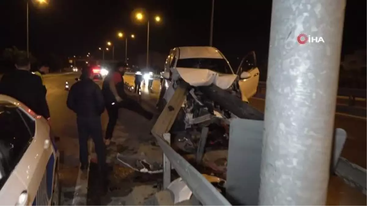 Alkollü sürücü Manavgat\'ta bariyere çarptı: 1 yaralı