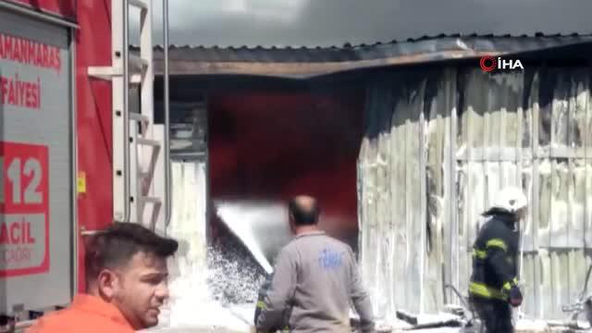 Kahramanmaraş\'ta Mobilya Atölyesinde Yangın: Kumaş Dikim Bölümü Kullanılmaz Hale Geldi