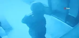 Namaz vakti camiye giren hırsız cemaatin ayakkabı ve şemsiyelerini çaldı