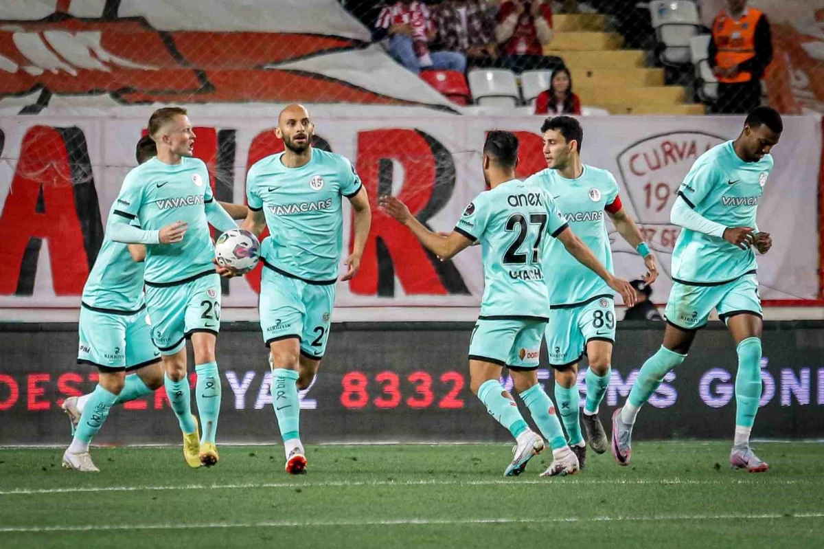 FTA Antalyaspor Sivasspor\'a 2-1 mağlup oldu