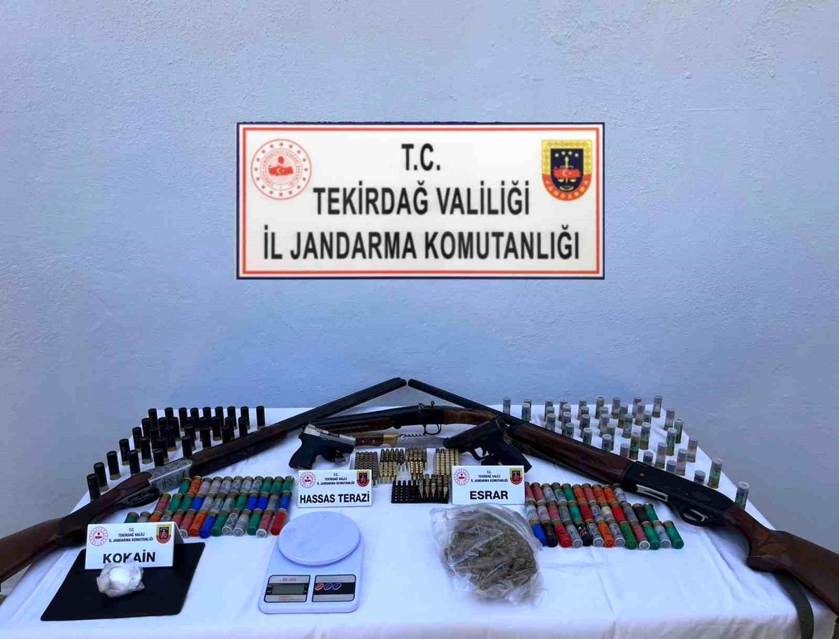 Tekirdağ\'da silah ve uyuşturucu operasyonu: 2 kişiden biri tutuklandı