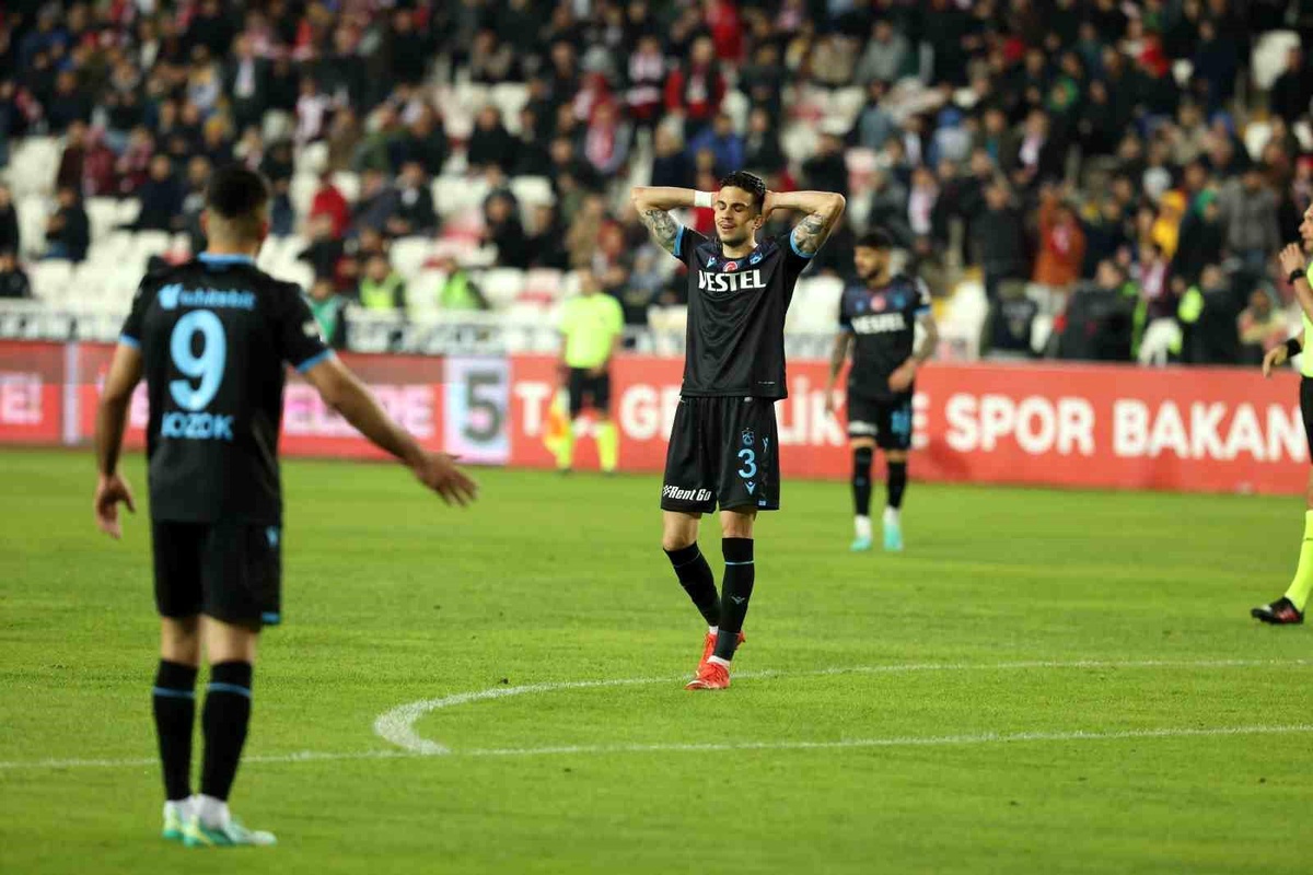 Trabzonspor 6 maçta öne geçmesine rağmen 15 puan kaybetti