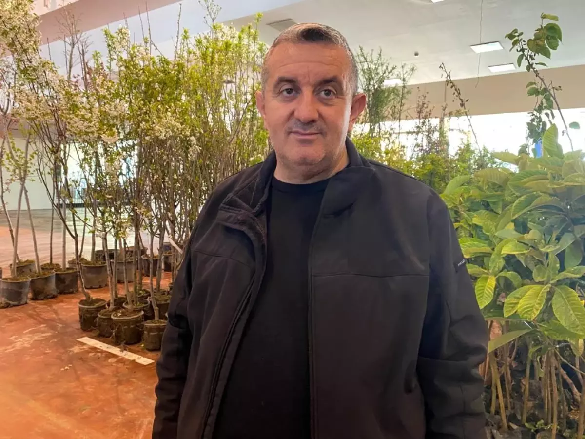 Yöresel Ürünler Fuarı\'nda depremzede esnafa destek