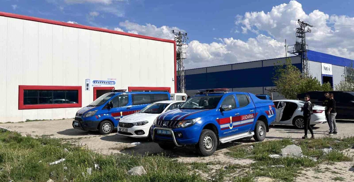 Aksaray\'da kaçak testi yapılan sıcak su tankı patladı: 1 ölü