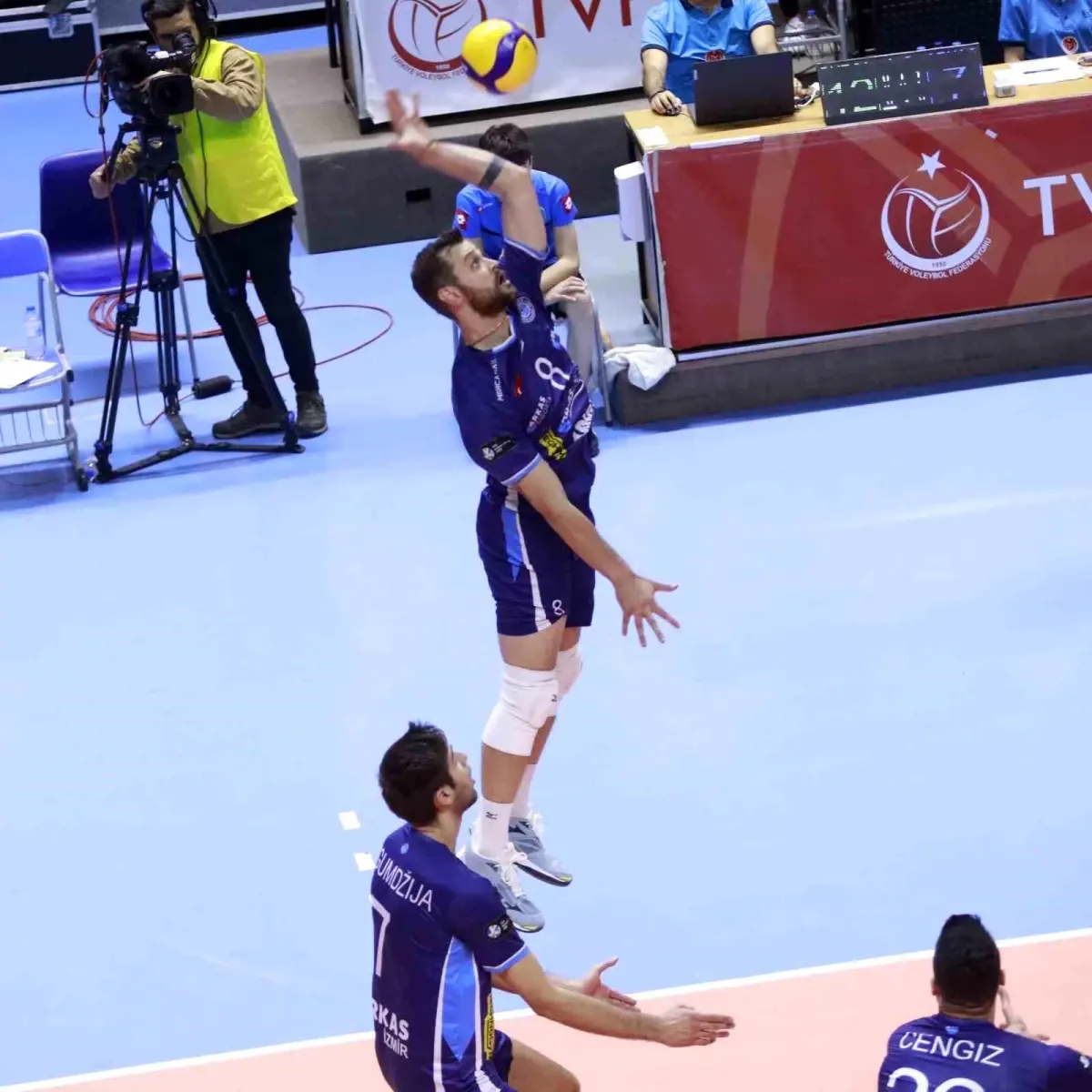 Arkas Spor and Halkbank to Face Off in AXA Sigorta Efeler Ligi Play-Off Final Second Match