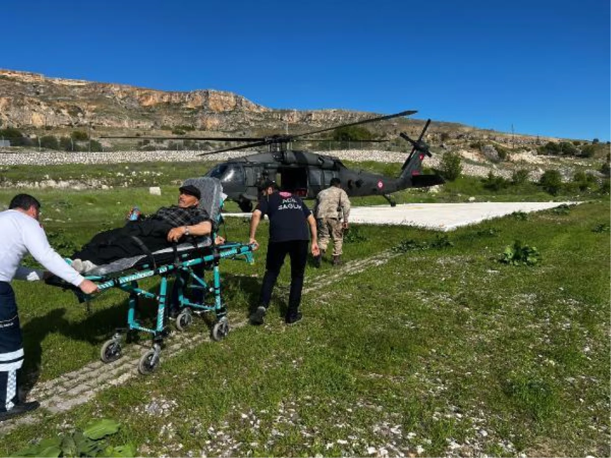 Tunceli\'de Kalp Krizi Geçiren Hastaya Askeri Helikopterle Sevkiyat
